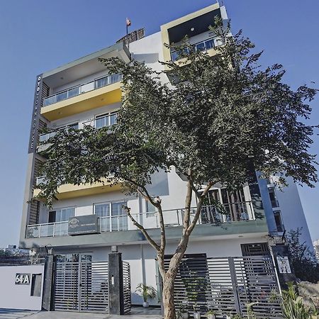 Super Townhouse Tipsyy Near Bestech Central Square Mall Γκουργκάον Εξωτερικό φωτογραφία