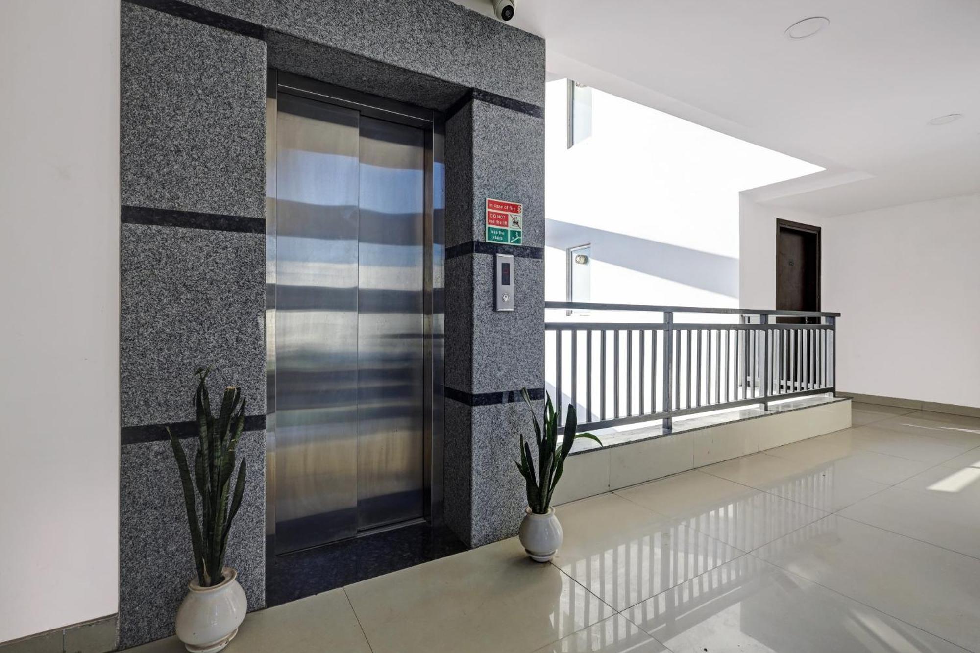 Super Townhouse Tipsyy Near Bestech Central Square Mall Γκουργκάον Εξωτερικό φωτογραφία