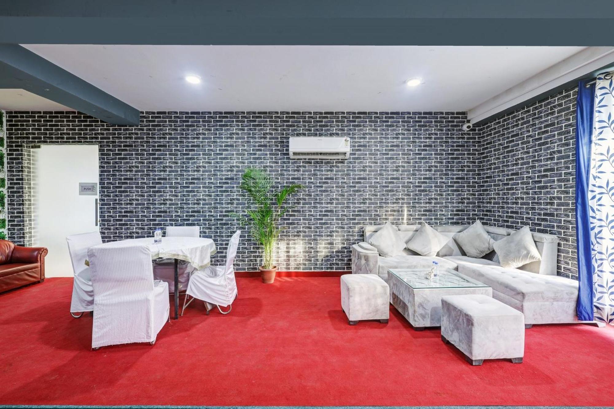 Super Townhouse Tipsyy Near Bestech Central Square Mall Γκουργκάον Εξωτερικό φωτογραφία